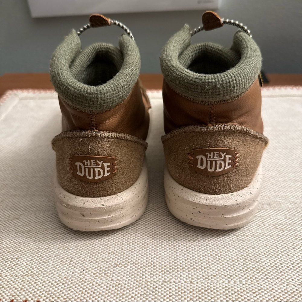 Hey Dude Bradley Classic Boot Sneaker Shoes, Walnut, Size US YT3 Youth - Picture 4 of 6